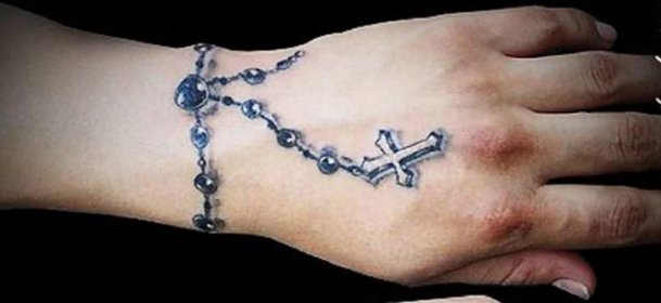 Duchovní dotek: Tetování růžencových náramků na ruce jako výraz víry a náboženství