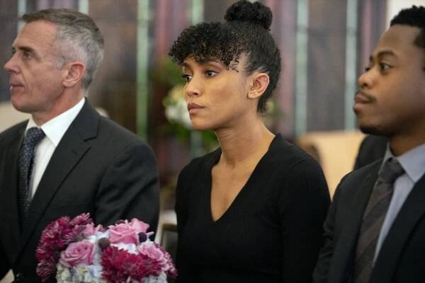 Annie Ilonzeh - Chicago Fire - Chicagské přivítání - Z filmu