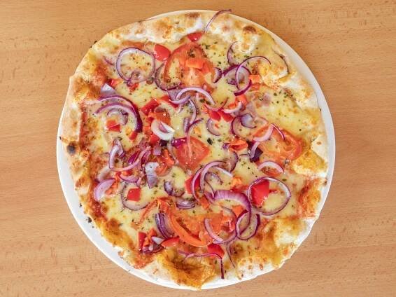 2× pizza v centru Zlína: výběr z 19 druhů s rajčatovým i smetanovým základem