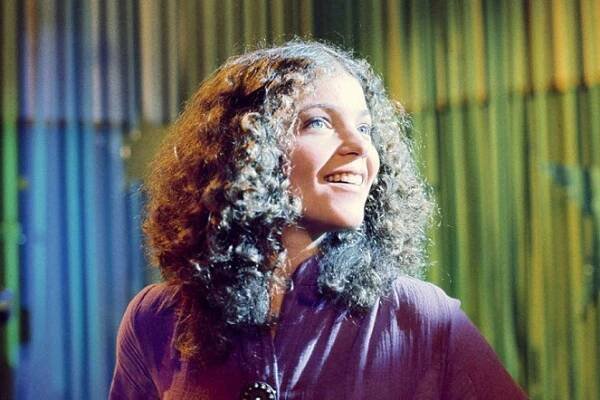 Amy Irving