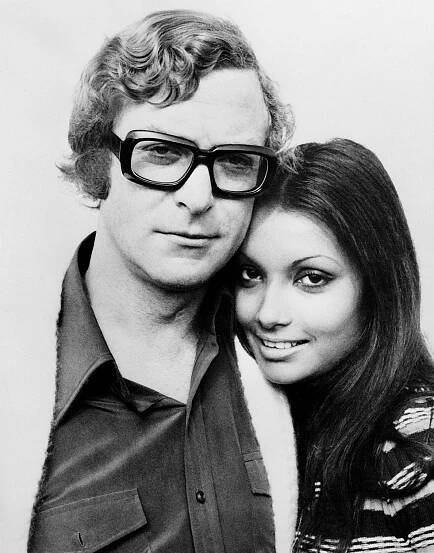 Michael Caine vyvedl šarmantní manželku. Tady svou životní lásku před 48 lety potkal