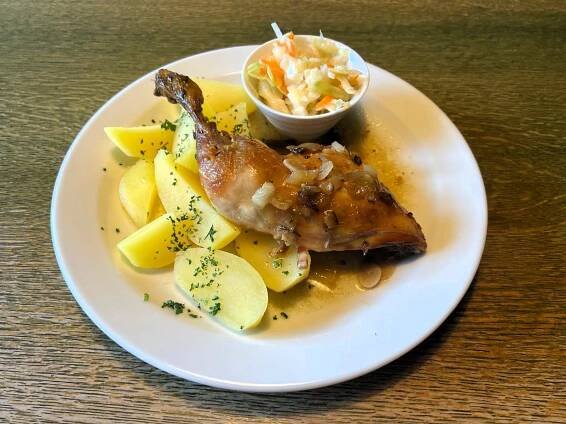 Jídlo - Restaurace Pod Lipou - Černošice