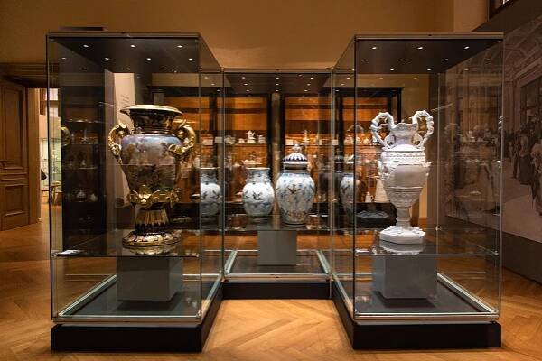 FOTO: Historie píšící se tři století. Představuje se český porcelán