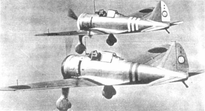 Dva stíhací stroje Nakadžima Ki-27b (Ocu)