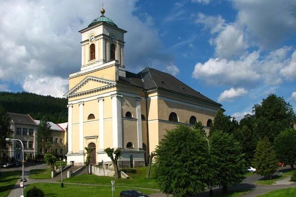 Kostel sv. Archanděla Michaela foto 1