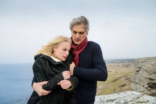 Der Kommissar und das Meer - Wilde Nächte - Z filmu - Ida Engvoll, Walter Sittler