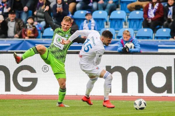 Utkání 25. kola první fotbalové ligy: FC Baník Ostrava - FK Mladá Boleslav, 16. března 2019 v Ostravě. Na snímku (zleva) Michal Hubínek, Patrizio Stronati.