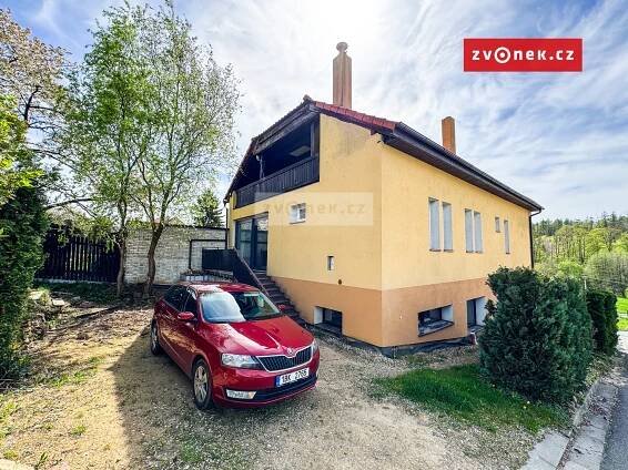 Rodinný dům Nová Dědina u Otrokovic, velká dílna, zahrada