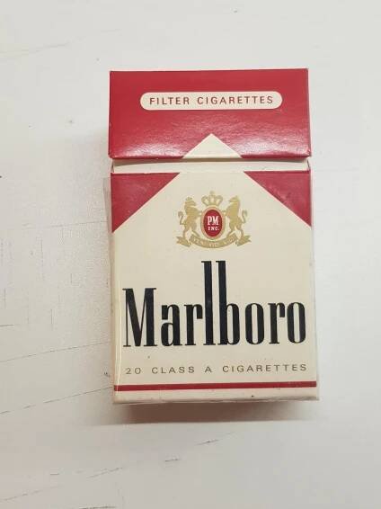 Marlboro starší prázdná krabička U.S.A. - Sběratelství