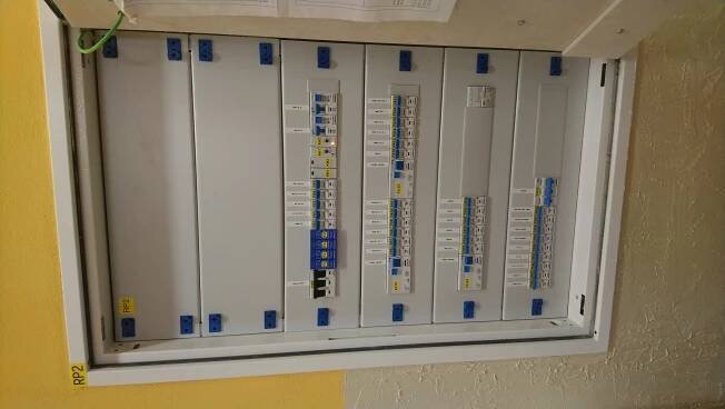 Finální etapa rekonstrukce ZŠ Praha 4 - LCGroup s.r.o. - Automatizace LOXONE, elektro a optické sítě
