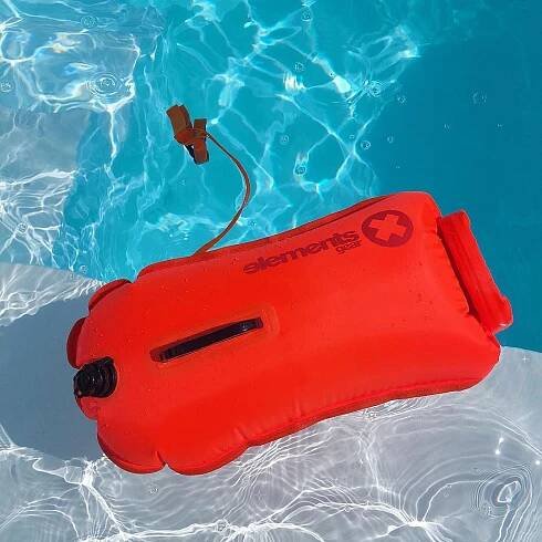 ELEMENTS GEAR Plavecká bójka a suchý vak Swim Reflex 28 l