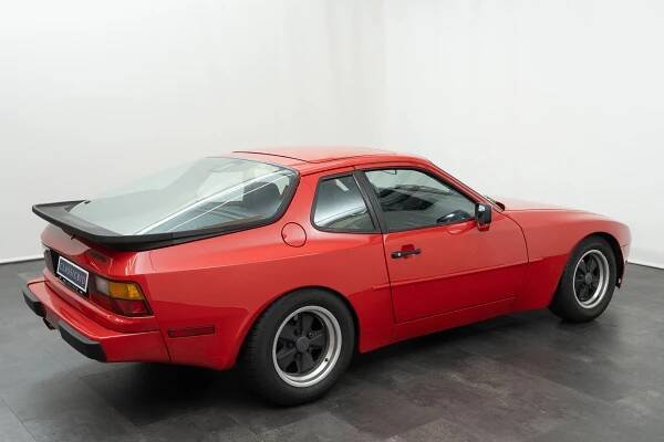 Porsche  944