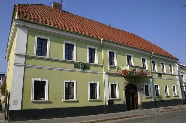 Modernizace a rozšíření ZUŠ v Mnichově Hradišti se začíná projektovat - RÁDIO MB