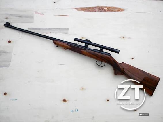 Anschütz 22 LR s optikou - Zbraně Timura