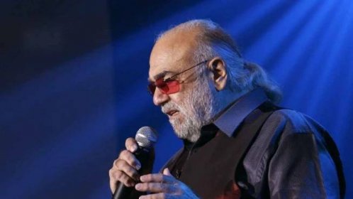 Ve věku 68 let zemřel známý řecký zpěvák Demis Roussos