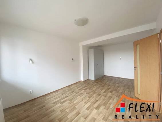 Pronájem prostorného bytu 1+1 s lodžií, 48m2, Moravská Ostrava a Přívoz, ul. Hrušovská | FLEXI REALITY s.r.o.