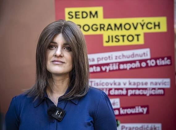 Maláčová odpálila bombu. Ale SOCDEM už dávno doutná v krematoriu