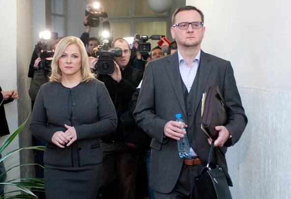 Bývalý premiér Petr Nečas se rozvádí. Na vině je stres, přiznala manželka