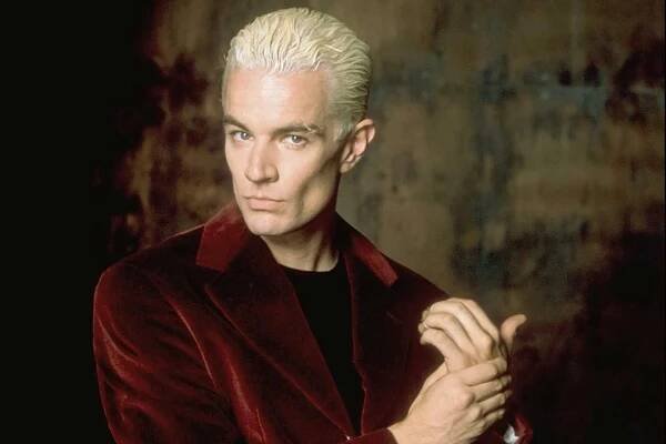 James Marsters jako upír Spike v seriálu Buffy, přemožitelka upírů
