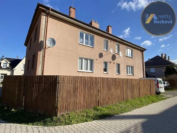 Pronájem zařízeného bytu 3+kk, 88m2 + zahrádka + kryté park. stání, Záryby u Kostelce nad Labem | Reality Hocková 