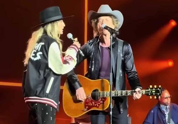 Lainey Wilson with The Rolling Stones; Photo via Instagram