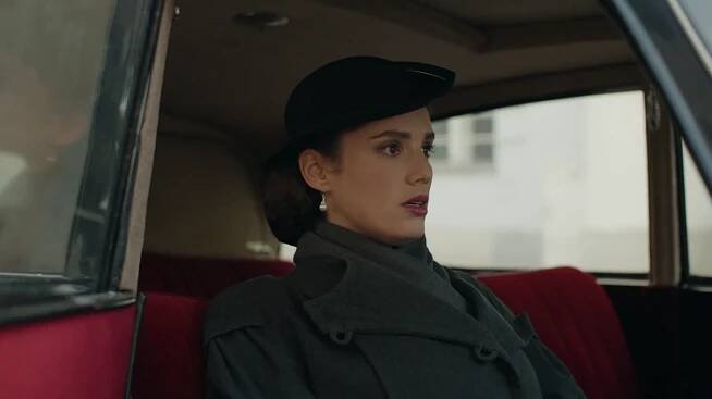 Sarah Arató - Dunaj, k vašim službám - Season 10 - Z filmu