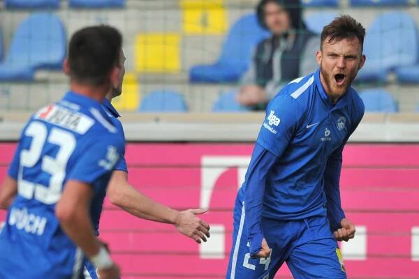 Plzeň ve šlágru podzimu porazila Spartu, Liberec děkuje Bartlovi
