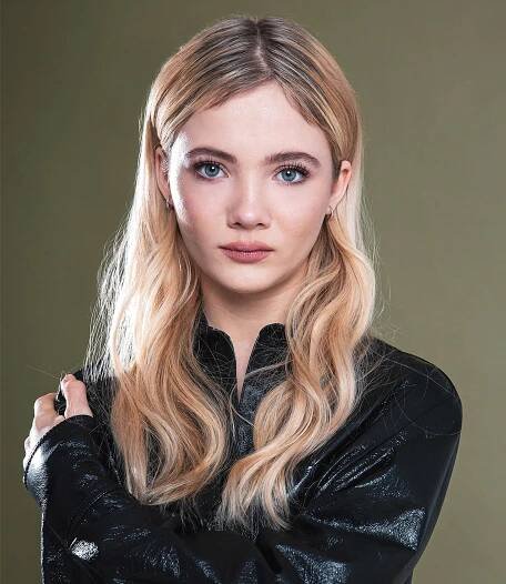 Freya Allen – Lip, Chin, Hairstyle, Eyebrow, Eyelash, Fla…