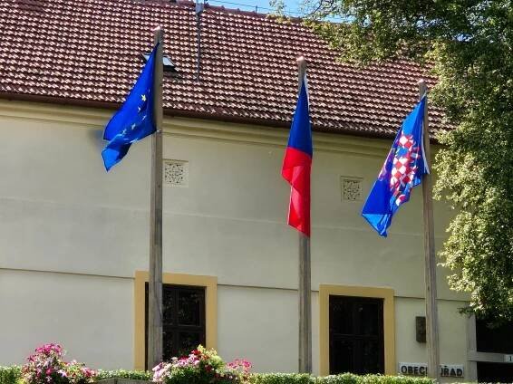 Vyvěšení moravské vlajky - Oficiální stránky obce Podolí