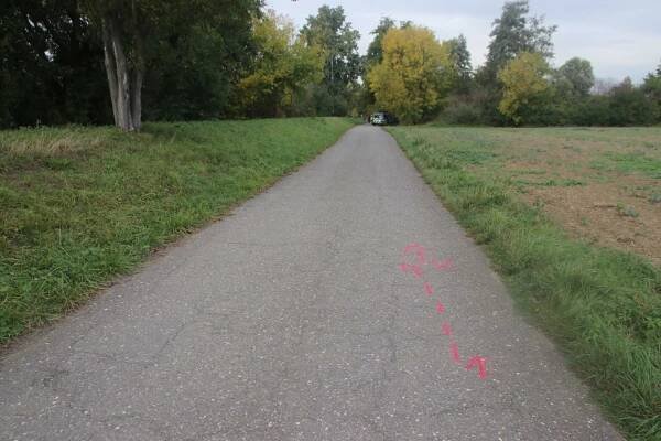 Policie hledá svědky střetu cyklisty a ženy s kočárkem - ZLIN.CZ
