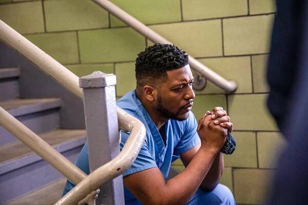 Nemocnice New Amsterdam - Spokojení - Z filmu - Jocko Sims