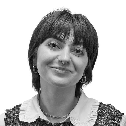 Liz Bayrak