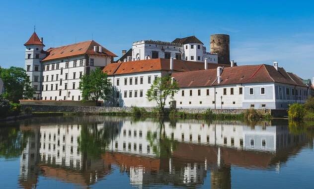 cropped-okoli-jindrichuv_hradec.jpg