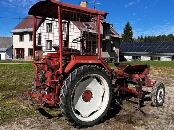 traktor nosič nářadí RS 09