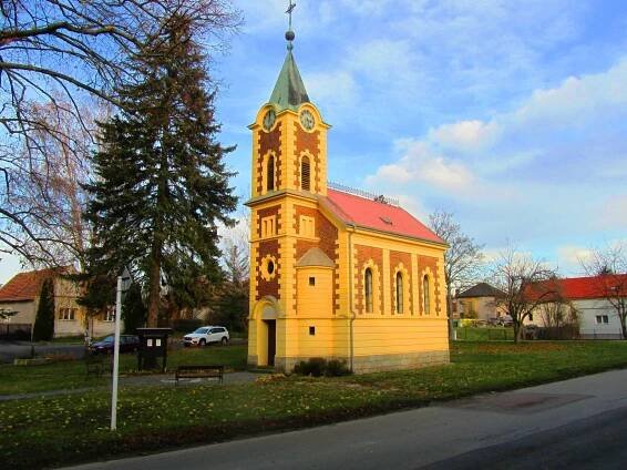 Fotografie - Ostřešany barokní kaplička z roku 1898 - 19.11.2019