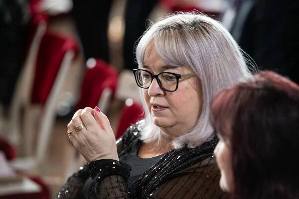 Senátorka jako Ježíš – nechte maličkých Romů přijíti ke mně!