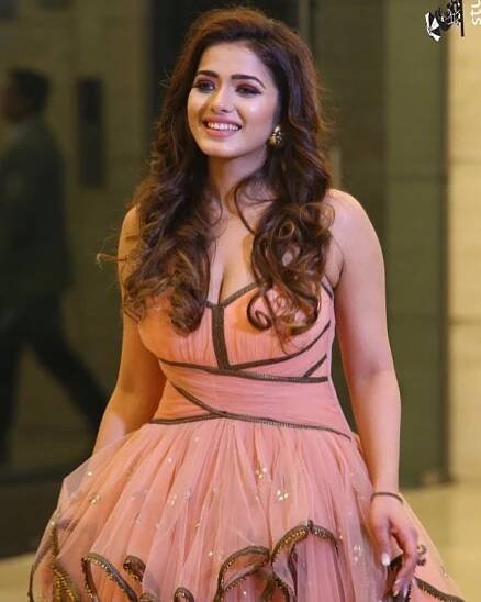 Ketika-Sharma-Hot-Cleavage-Pics-1