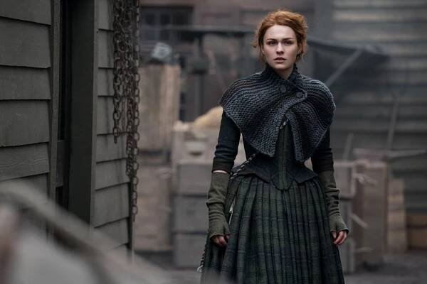 Sophie Skelton in Cizinka (2014)