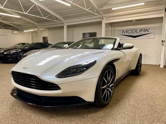 Aston Martin DB11 Volante 2019