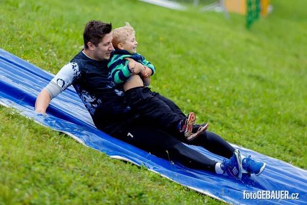 HC ZUBR Přerov - Kundrátek ukáže pohár, Zubři obují kopačky. V Újezdci se uskuteční den pro celou rodinu
