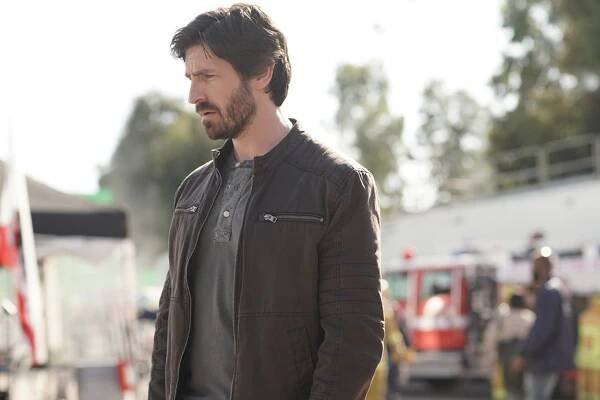 La Brea - Pilot - Z filmu - Eoin Macken