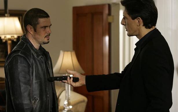 24 hodin - Day 7: 8:00 a.m.-9:00 a.m. - Z filmu - Carlos Bernard