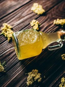 Easy Elderflower Cordial Recipe • Schisandra & Bergamot