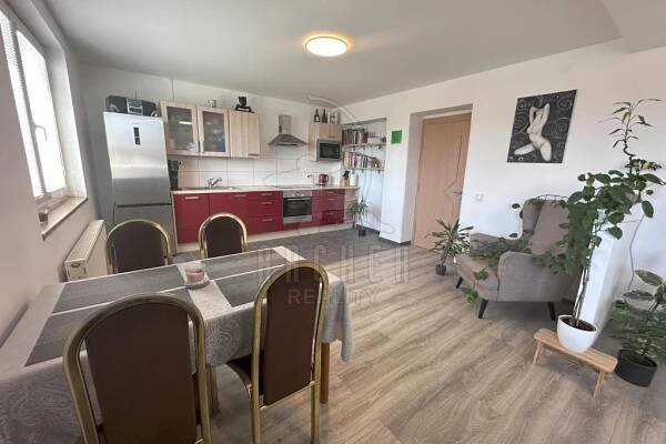 Prodej bytu 2+kk 77 m² Krhanice (okr. Benešov)