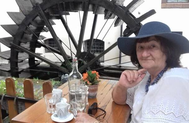 Tak my staří jsme nepotřební? To mě štve, říká výtvarnice Lenka Kocierzová