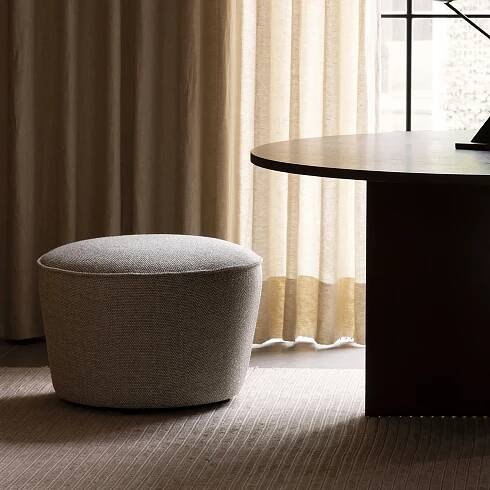Audo Copenhagen designové stoličky Cairn Pouf (průměr 60 cm)