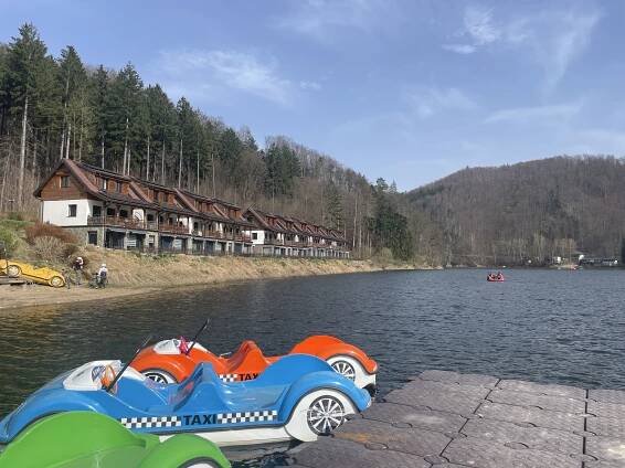 Fotogalerie • Wypożyczalnia sprzętu wodnego (Půjčovna lodí) • Mapy.com