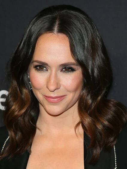 Jennifer Love Hewitt Would Like You to Know She Hasn't Gotten a Brow Lift — See Photos