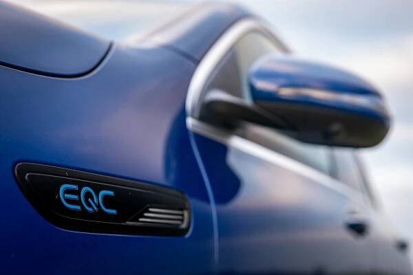 Před 133 lety vynalezli automobil, nyní přecházejí na jeho novou úroveň! Plně elektrický Mercedes-Benz EQC