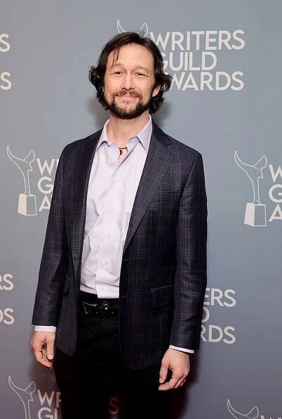 BEVERLY HILLS, CALIFORNIA - FEBRUARY 15: Joseph Gordon-Levitt attends the 2025 Writers Guild Awards at The Beverly Hilton on February 15, 2025 in Beverly Hills, California